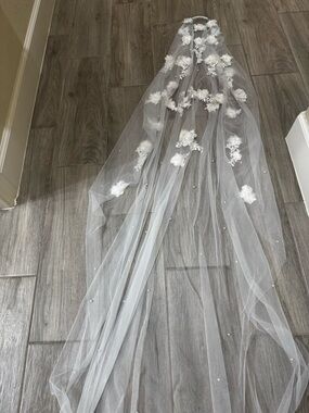 White Pearl and Floral Appliqué Bridal Veil